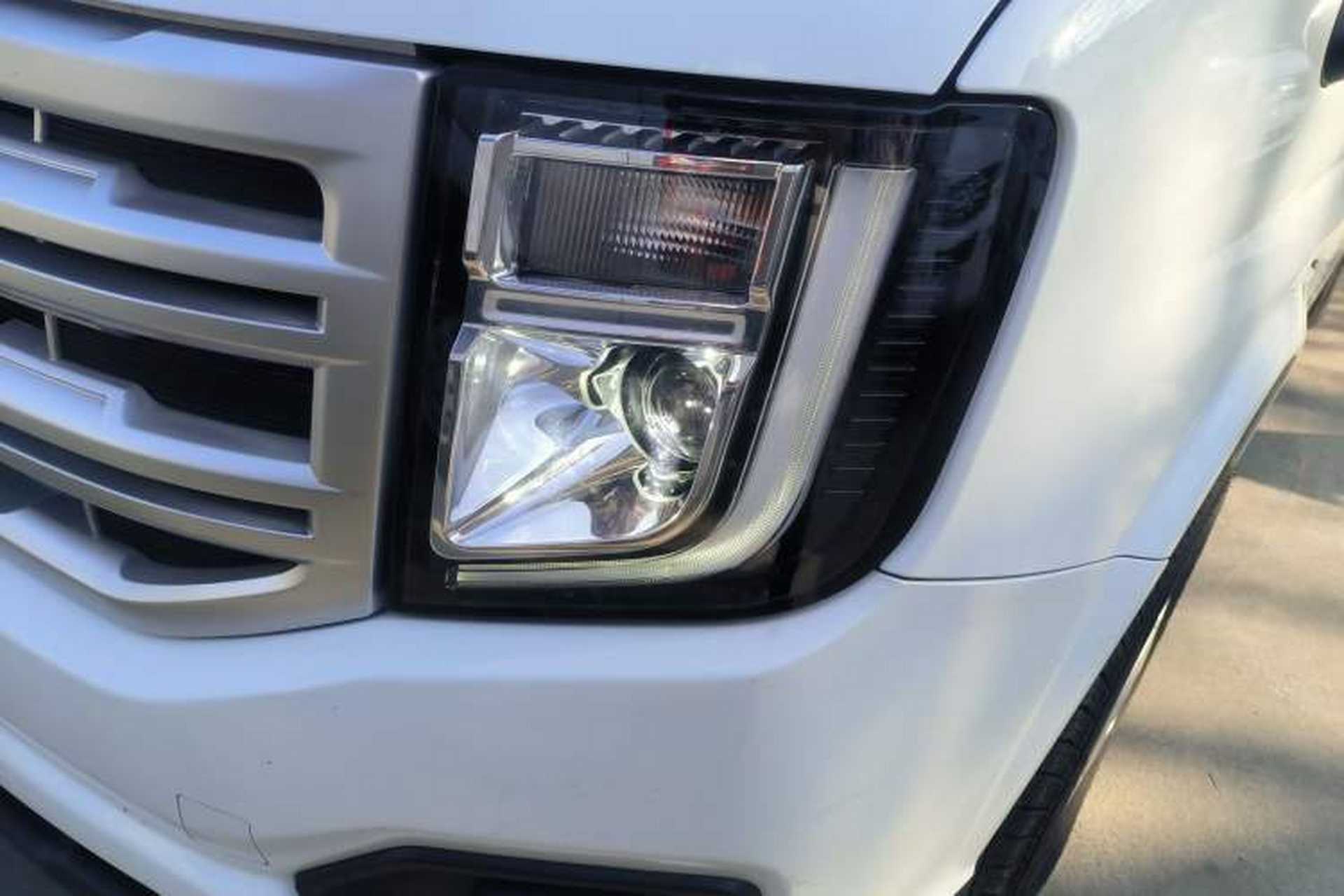 Used JMC Fushun 2023 2.0T Automatic Mid-axle Mid-roof Business-Class 9-Seater Left Front Headlight