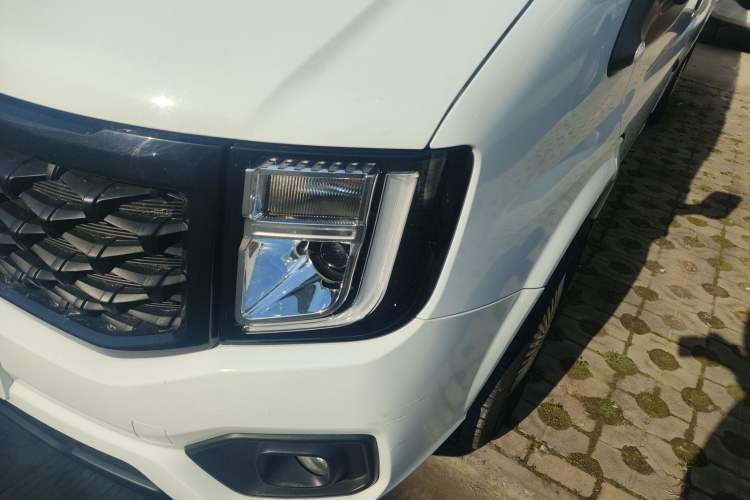 Used JMC Fushun 2023 2.0T Automatic Mid-Range High-Roof Commercial Multi-Purpose 7-Seater Passenger Vehicle Left Front Headlight