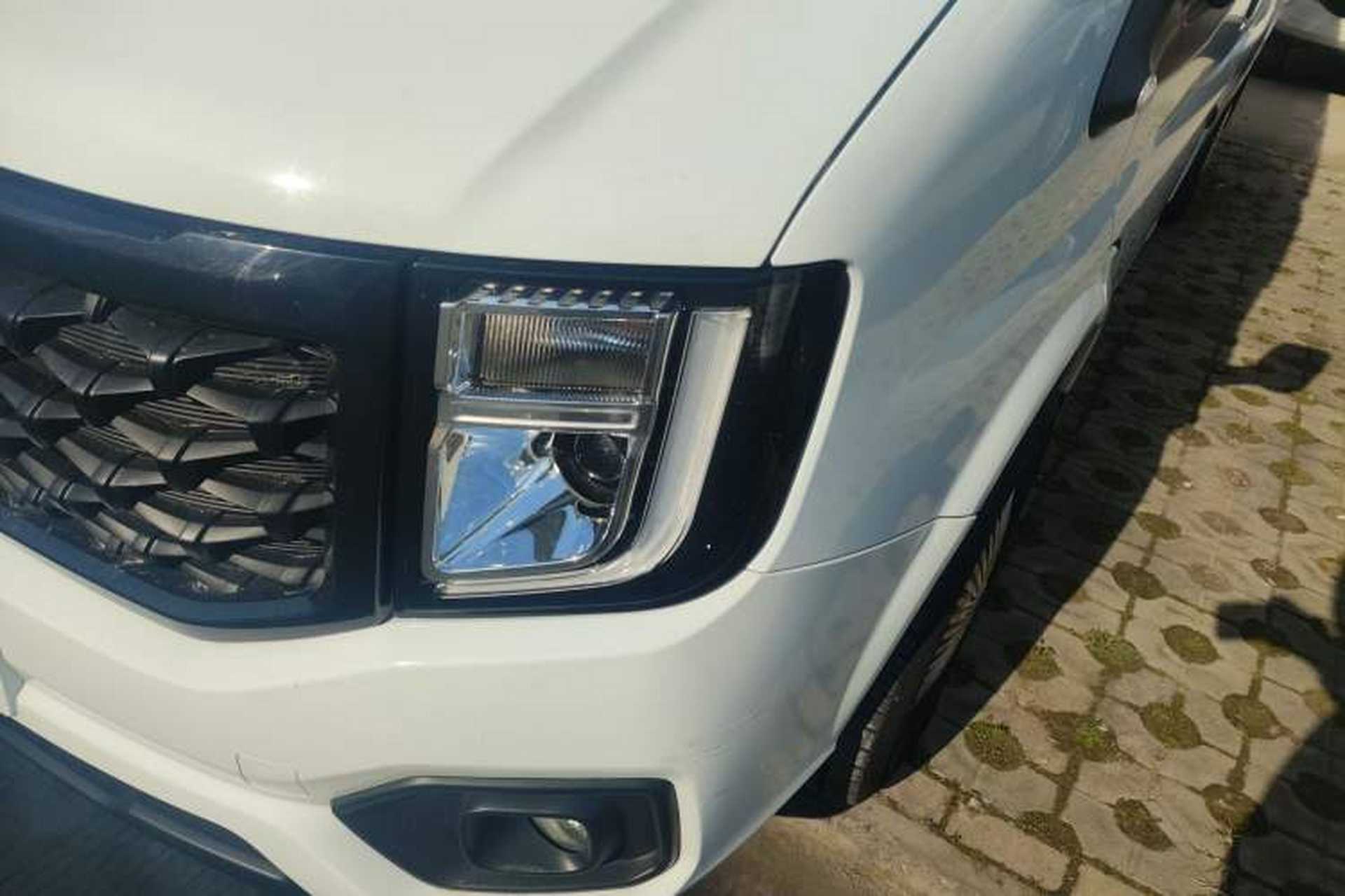 Used JMC Fushun 2023 2.0T Automatic Mid-Range High-Roof Commercial Multi-Purpose 7-Seater Passenger Vehicle Left Front Headlight