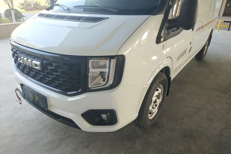 Used JMC Fushun 2023 2.0T Automatic Mid-Drive High-Roof Commercial Van Transport Vehicle with 2/3 Seats Left Front Headlight