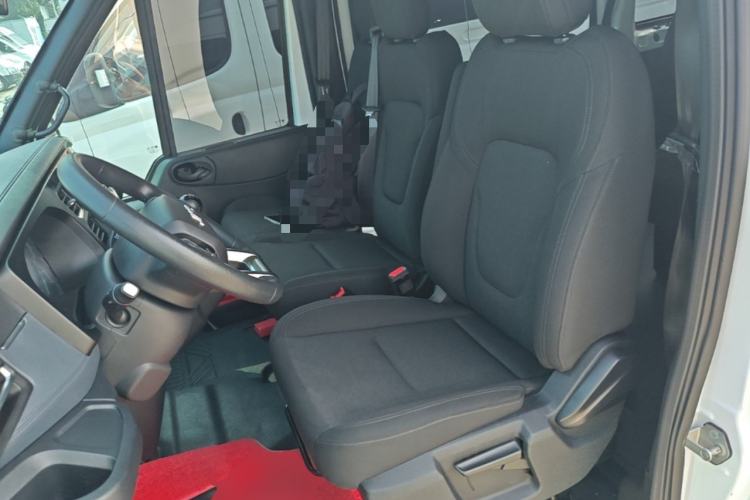 Used JMC Fushun 2023 2.0T Manual Mid-Drive Mid-Roof Commercial Multi-Purpose 7-Seater Passenger Vehicle Left Front Seat