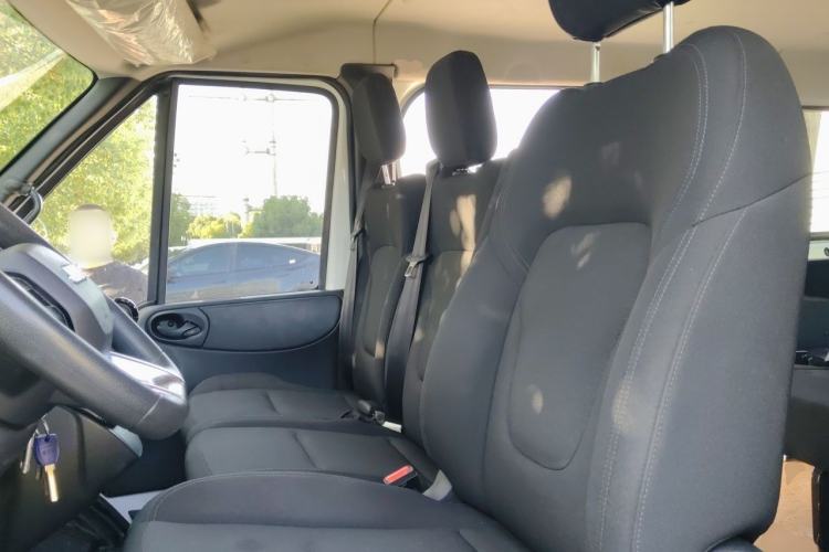 Used JMC Fushun 2023 2.0T Manual Short-Wheelbase Garage Version Commercial Van Transporter with 2/3 Seats Left Front Seat