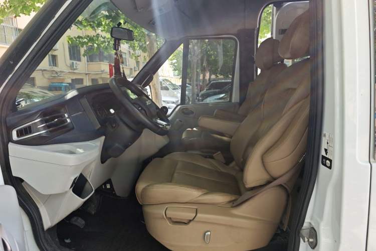 Used JMC Fushun 2023 2.0T Manual Mid-Roof Mid-Height Passenger Version Business-Class 9-Seater (Non-Commercial) Left Front Seat