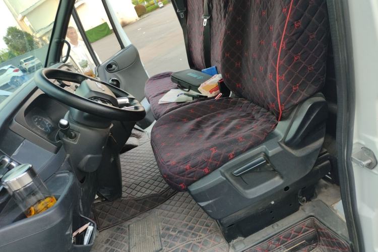 Used JMC Fushun 2023 2.0T Manual Short-Wheelbase Mid-Roof Commercial Van Transporter 2/3 Seats Left Front Seat