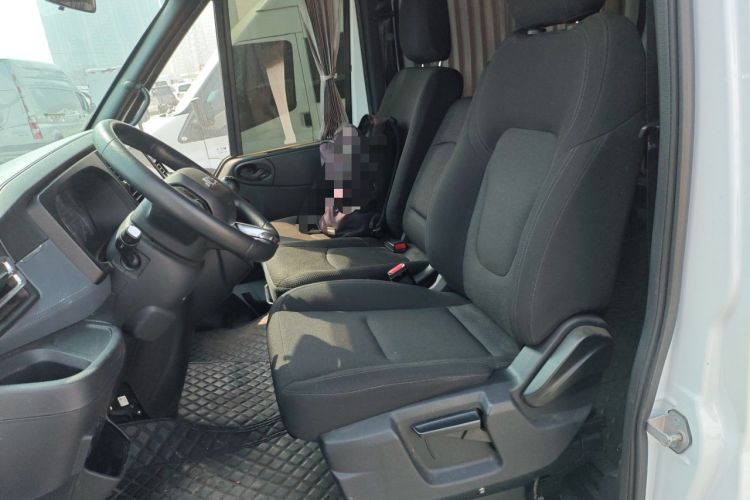 Used JMC Fushun 2023 2.0T Manual Short Wheelbase Low-Roof Commercial Multi-Purpose Passenger Vehicle 6 Seats with Lift-Up Tailgate Left Front Seat