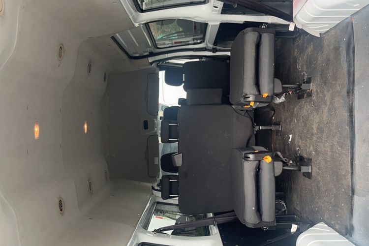 Used JMC Fushun 2023 2.0T Manual Diesel Long-Wheelbase High-Roof Business Van with Dual Rear Tires 6–9 Seats Left Front Seat
