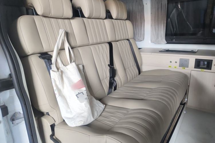 Used JMC Fushun 2023 2.0T Automatic Short-Wheelbase Low-Roof Commercial & Multi-Purpose Passenger Vehicle 6-Seater with Dual-Opening Tailgate Left Rear Seat