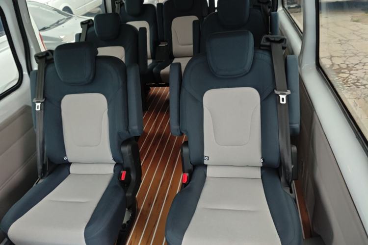Used JMC Fushun 2023 2.0T Manual Mid-axle Mid-roof Business-Class 9-Seater (Non-Commercial) Left Rear Seat