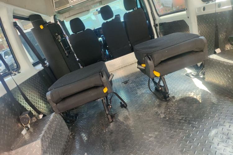 Used JMC Fushun 2023 2.0T Automatic Mid-Range High-Roof Commercial Multi-Purpose 7-Seater Passenger Vehicle Left Rear Seat