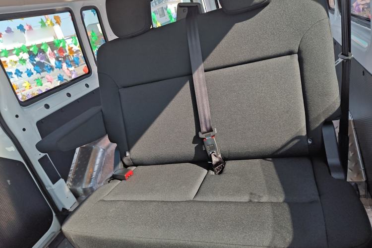 Used JMC Fushun 2023 2.0T Manual Short-Wheelbase Mid-Height Commercial Multi-Purpose 5-Seater Passenger Vehicle Left Rear Seat
