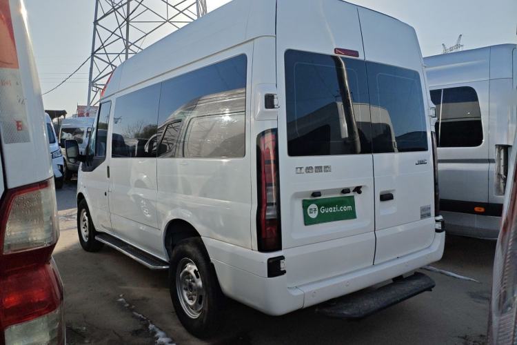 Used JMC Fushun 2023 2.0T Automatic Short-Wheelbase Mid-Top Commercial Multi-Purpose 6-Seater Passenger Vehicle Left Side