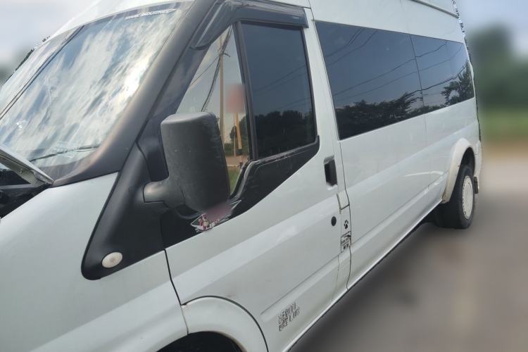 JMC Fushun JMC Fushun 7-seater manual 2.0T diesel version