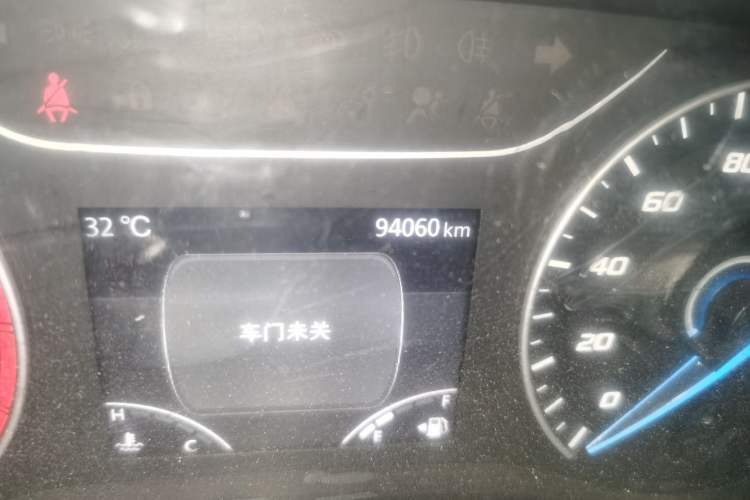 Used JMC Fushun 2023 2.0T Manual Short-Wheelbase Low-Roof Commercial Van 2/3 Seats with Lift-Up Tailgate Odometer Close Up