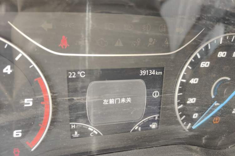 Used JMC Fushun 2023 2.0T Manual Short-Wheelbase Mid-Height Commercial Multi-Purpose 5-Seater Passenger Vehicle Odometer Close Up