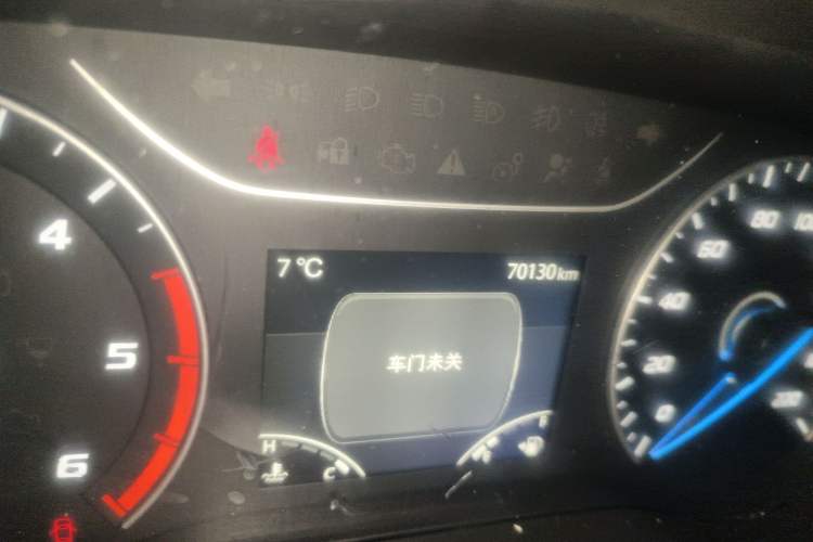 Used JMC Fushun 2023 2.0T Manual Mid-axle Mid-roof Business-Class 9-Seater (Non-Commercial) Odometer Close Up