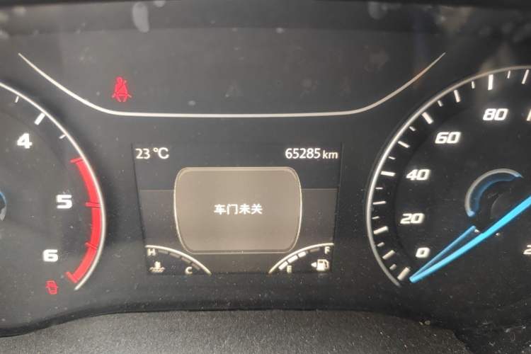 Used JMC Fushun 2023 2.0T Manual Mid-Drive Mid-Roof Commercial Multi-Purpose 7-Seater Passenger Vehicle Odometer Close Up