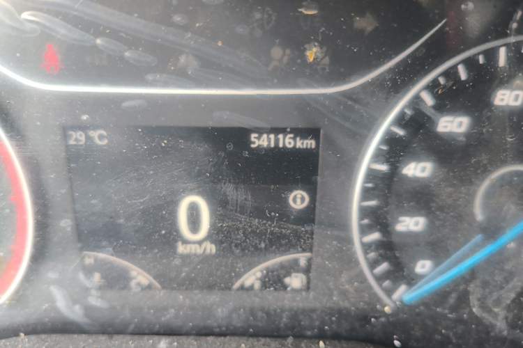 Used JMC Fushun 2023 2.0T Manual Mid-Drive Mid-Roof Commercial Multi-Purpose 7-Seater Passenger Vehicle Odometer Close Up