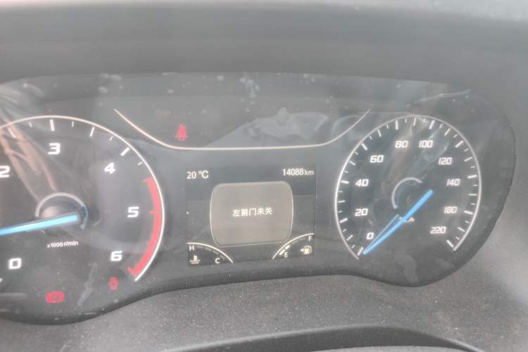 Used JMC Fushun 2023 2.0T Manual Short-Wheelbase Mid-Height Commercial Multi-Purpose 5-Seater Passenger Vehicle Odometer Close Up