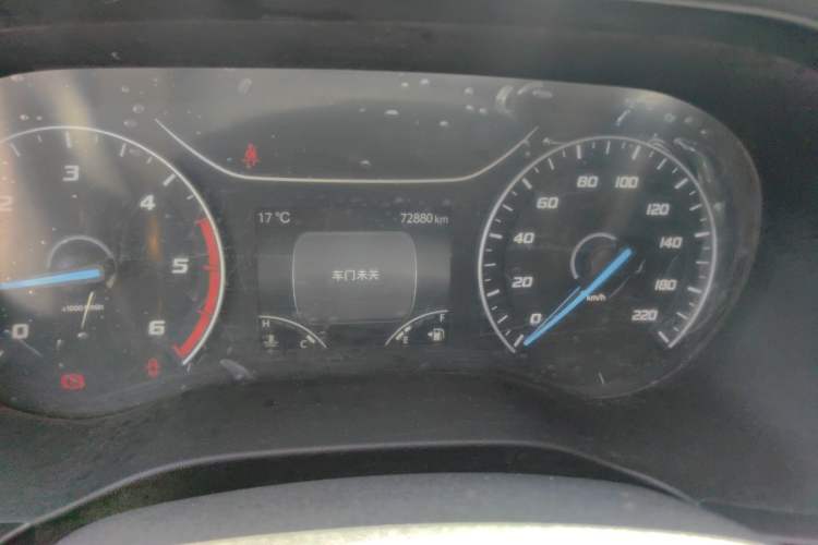 Used JMC Fushun 2023 2.0T Manual Mid-Drive Mid-Roof Commercial Multi-Purpose 7-Seater Passenger Vehicle Odometer Close Up