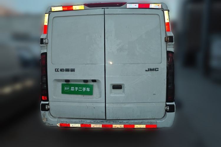 Used JMC Fushun 2023 2.0T Manual Short-Wheelbase Low-Roof Commercial Van 2/3 Seats with Dual-Swing Tailgate Rear