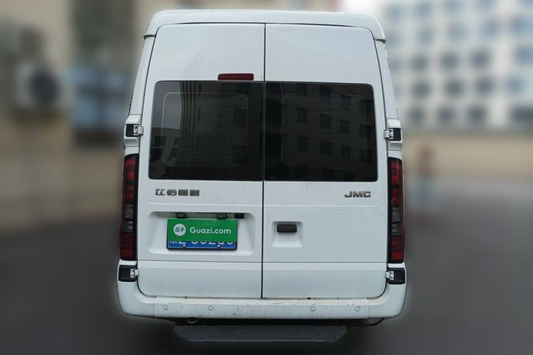 Used JMC Fushun 2023 2.0T Automatic Mid-Range High-Roof Commercial Multi-Purpose Passenger Vehicle with 6 Seats Rear