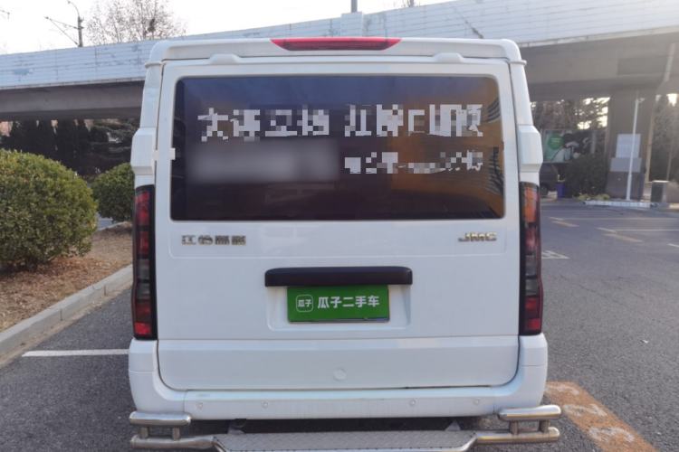 Used JMC Fushun 2023 2.0T Manual Short-Wheelbase Low-Roof Commercial Van 2/3 Seats with Lift-Up Tailgate Rear