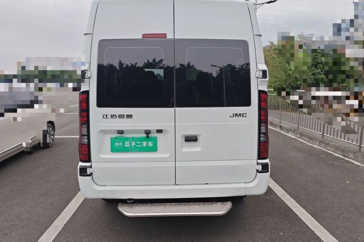Used JMC Fushun 2023 2.0T Automatic Short-Wheelbase Mid-Height Commercial Multi-Purpose Passenger Vehicle 5 Seats Rear