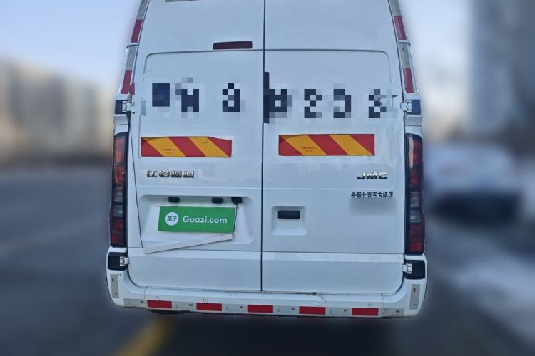 Used JMC Fushun 2023 2.0T Manual Short-Wheelbase Mid-Roof Commercial Van Transporter 2/3 Seats Rear