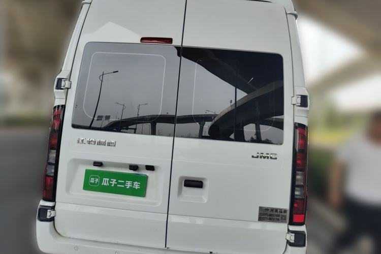 Used JMC Fushun 2023 2.0T Automatic Mid-Range High-Roof Commercial Multi-Purpose 7-Seater Passenger Vehicle Rear