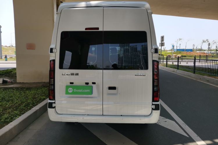 Used JMC Fushun 2023 2.0T Automatic Mid-Range High-Roof Commercial Multi-Purpose 7-Seater Passenger Vehicle Rear