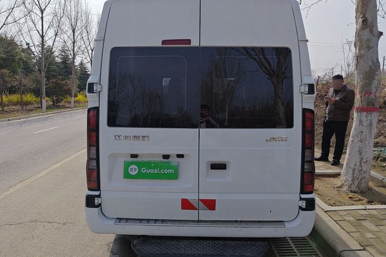 Used JMC Fushun 2023 2.0T Manual Short-Wheelbase Mid-Height Commercial Multi-Purpose 5-Seater Passenger Vehicle Rear
