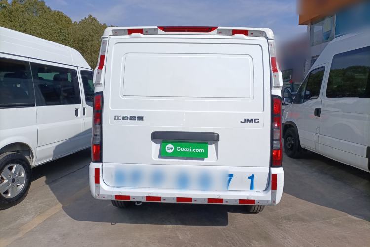 Used JMC Fushun 2023 2.0T Manual Short-Wheelbase Low-Roof Commercial Van 2/3 Seats with Lift-Up Tailgate Rear