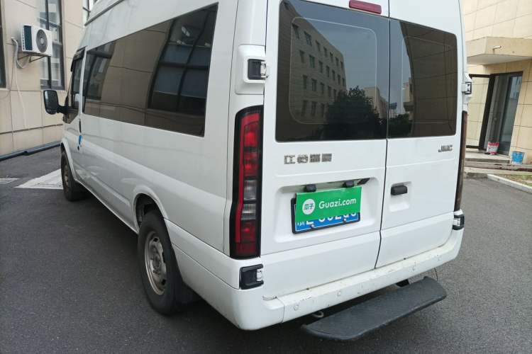 Used JMC Fushun 2023 2.0T Automatic Mid-Range High-Roof Commercial Multi-Purpose Passenger Vehicle with 6 Seats Rear Left 45 Deg