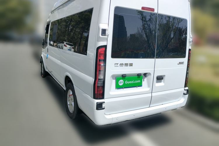 Used JMC Fushun 2023 2.0T Automatic Mid-Range High-Roof Commercial Multi-Purpose Passenger Vehicle with 6 Seats Rear Left 45 Deg