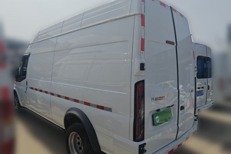 Used JMC Fushun 2023 2.0T Automatic Long-Wheelbase Mid-to-High Roof Commercial Van-Type Transport Vehicle – 2/3 Seats Rear Left 45 Deg