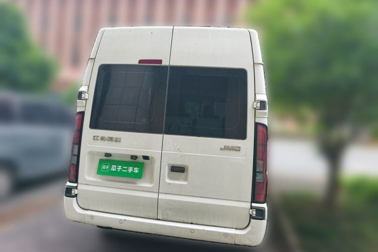 Used JMC Fushun 2023 2.0T Manual Short-Wheelbase Mid-Height Commercial Multi-Purpose 5-Seater Passenger Vehicle Rear