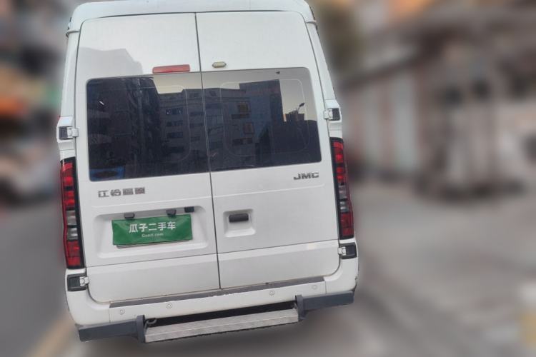 Used JMC Fushun 2023 2.0T Automatic Mid-Range Mid-Roof Commercial Multi-Purpose 7-Seater Passenger Vehicle Rear