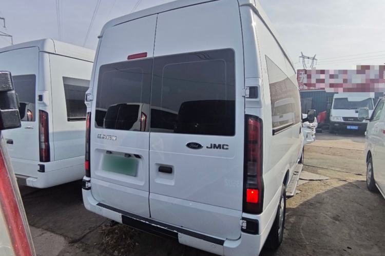 Used JMC Fushun 2023 2.0T Automatic Mid-Range High-Roof Commercial Multi-Purpose 7-Seater Passenger Vehicle Rear