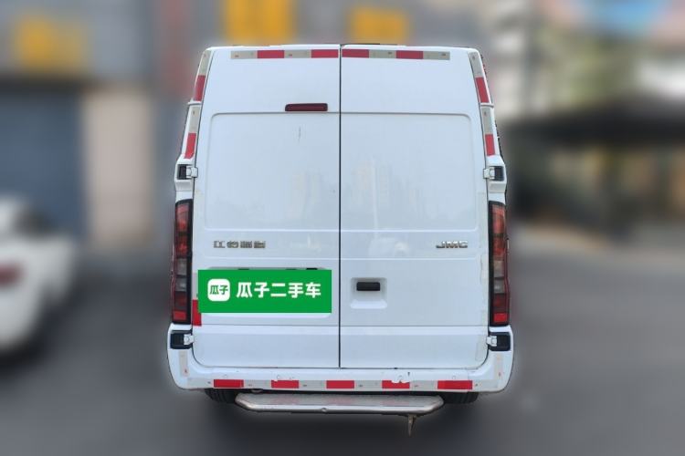 Used JMC Fushun 2023 2.0T Manual Short-Wheelbase Mid-Roof Commercial Van Transporter 2/3 Seats Rear