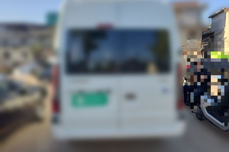 Used JMC Fushun 2023 2.0T Manual Short Wheelbase Mid-Height Passenger Version Business-Class 7-Seater (Non-Commercial) Rear