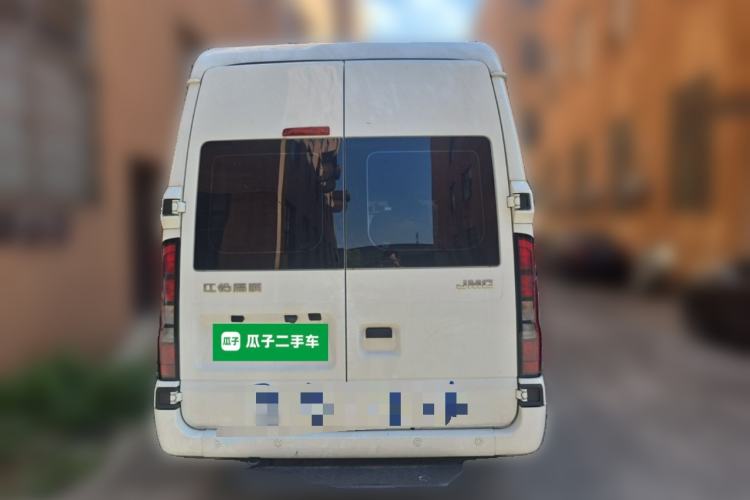 Used JMC Fushun 2023 2.0T Automatic Mid-Range Mid-Roof Commercial Multi-Purpose 6-Seater Passenger Vehicle Rear