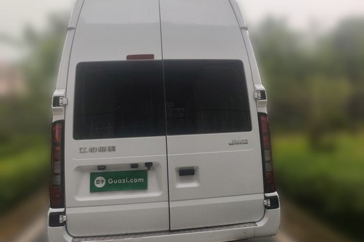 Used JMC Fushun 2023 2.0T Manual Diesel Long-Wheelbase High-Roof Business Van with Dual Rear Tires 6–9 Seats Rear