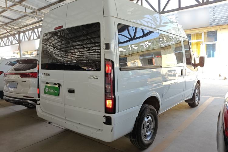 Used JMC Fushun 2023 2.0T Automatic Short-Wheelbase Mid-Top Commercial Multi-Purpose 6-Seater Passenger Vehicle Rear Right 45 Deg