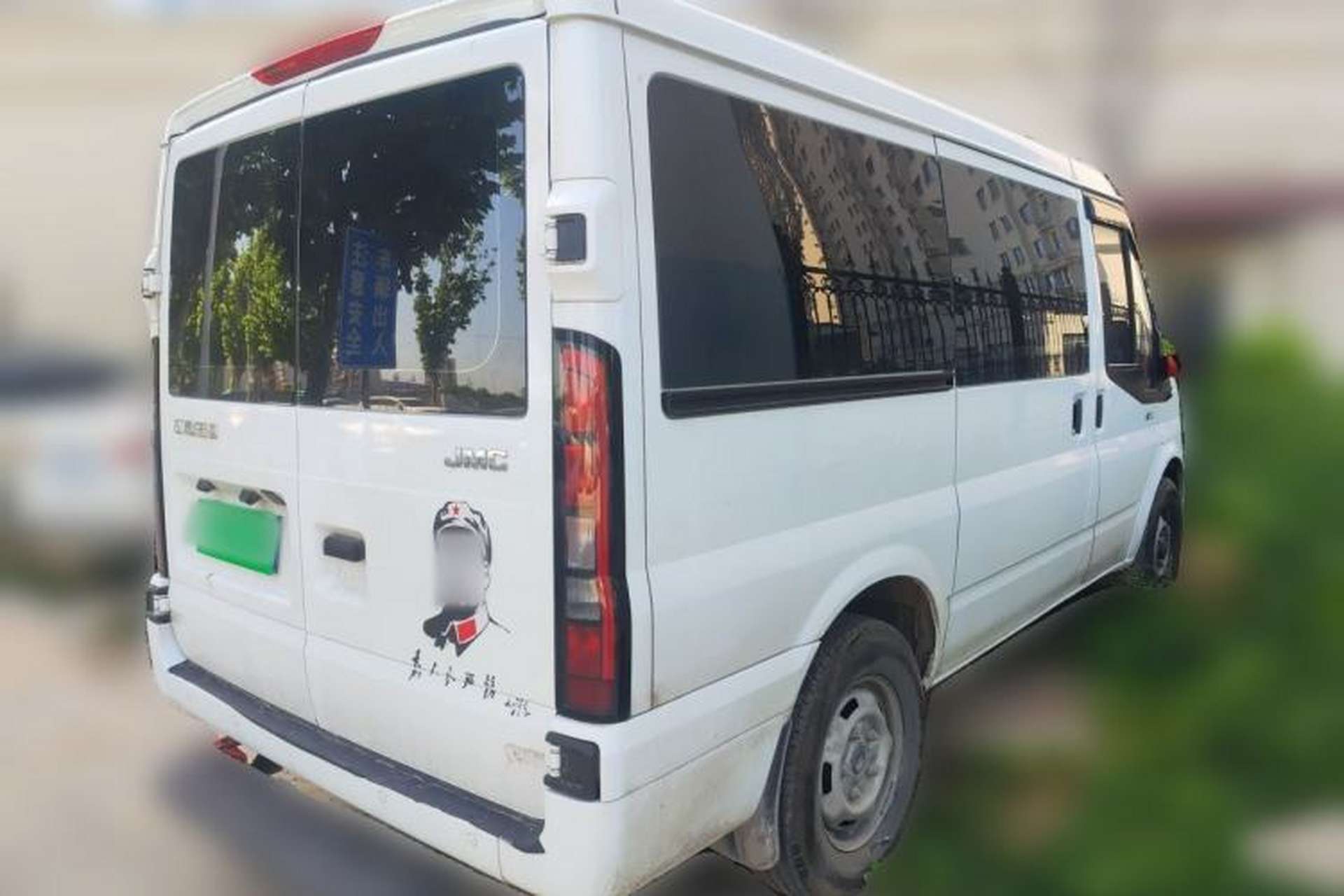 Used JMC Fushun 2023 2.0T Manual Short-Wheelbase Low-Roof Commercial Multi-Purpose Passenger Vehicle 6 Seats with Dual-Opening Tailgate Rear Right 45 Deg
