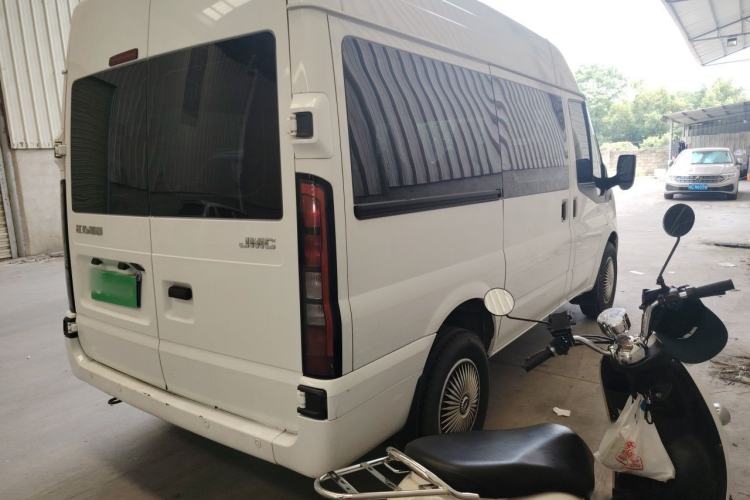Used JMC Fushun 2023 2.0T Manual Short-Wheelbase Mid-Height Commercial Multi-Purpose 5-Seater Passenger Vehicle Rear Right 45 Deg