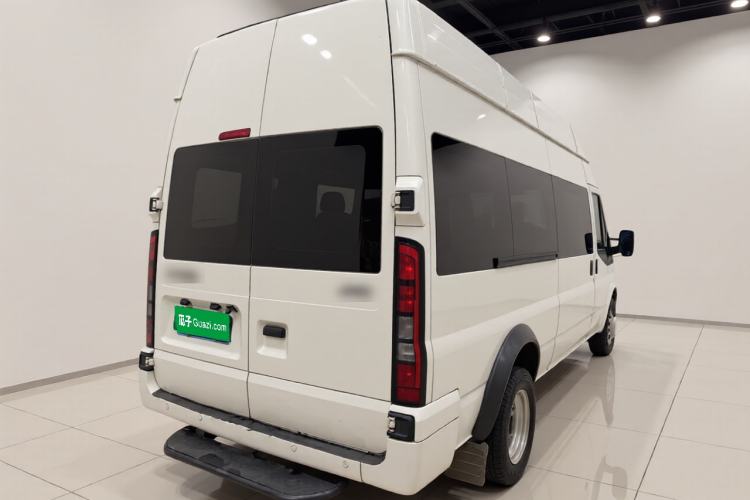Used JMC Fushun 2023 2.0T Manual Diesel Long-Wheelbase High-Roof Business Van with Dual Rear Tires 6–9 Seats Rear Right 45 Deg