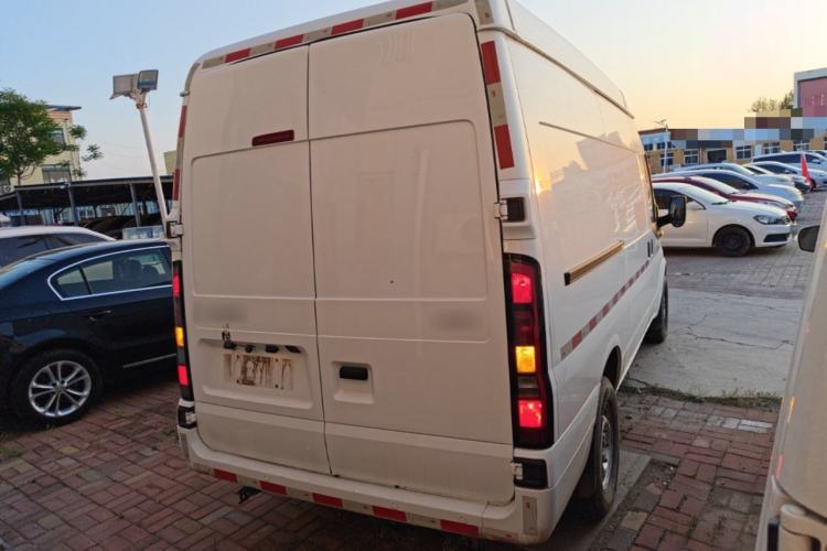 Used JMC Fushun 2023 2.0T Manual Mid-Drive Mid-Roof Commercial Van Transporter 2/3 Seats Rear Right 45 Deg