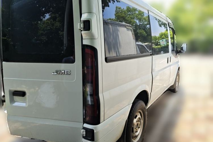 Used JMC Fushun 2023 2.0T Automatic Short-Wheelbase Low-Roof Commercial & Multi-Purpose Passenger Vehicle 6-Seater with Dual-Opening Tailgate Rear Right 45 Deg