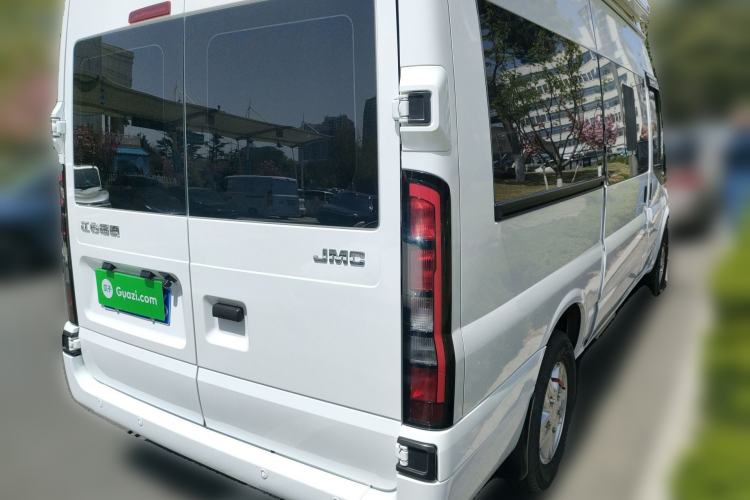 Used JMC Fushun 2023 2.0T Automatic Mid-Range High-Roof Commercial Multi-Purpose Passenger Vehicle with 6 Seats Rear Right 45 Deg