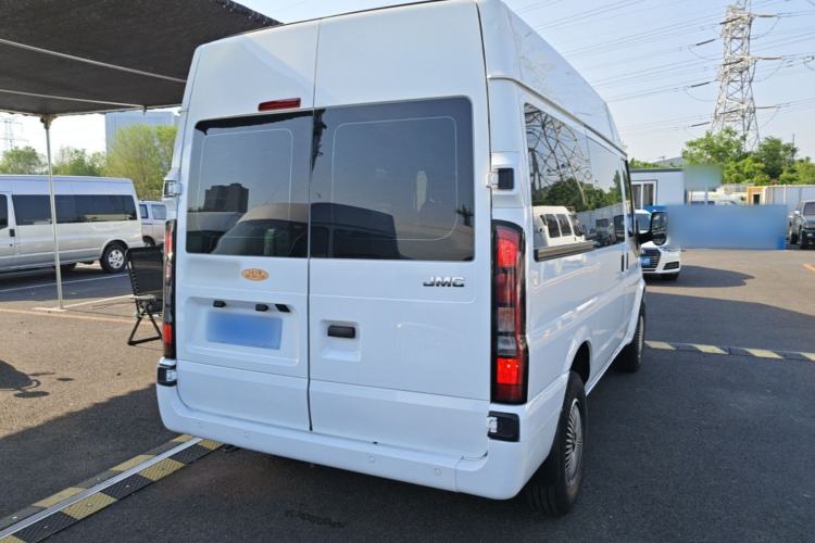 Used JMC Fushun 2023 2.0T Automatic Short-Wheelbase Mid-Height Commercial Multi-Purpose Passenger Vehicle 5 Seats Rear Right 45 Deg